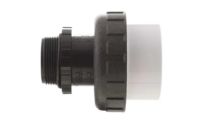 Raccord union PVC pour tuyauterie piscine, filetage noir et embout blanc, vue latérale.