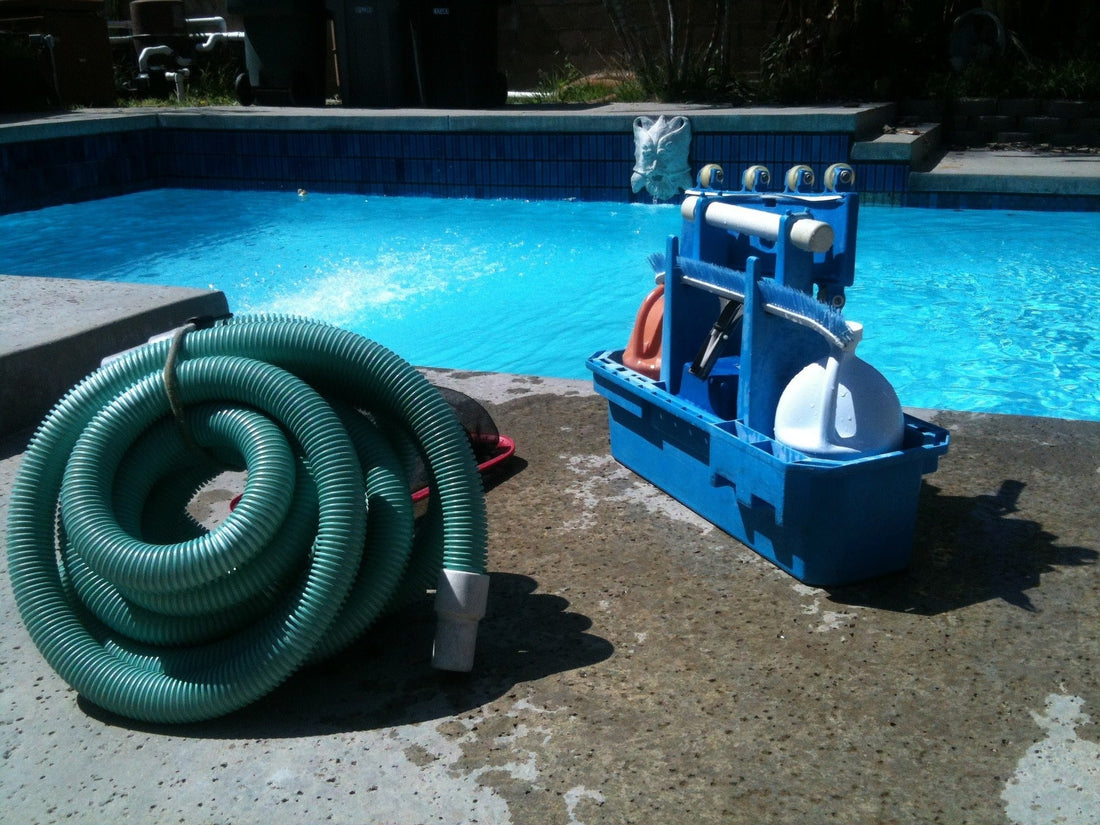 🧽 Comment passer l’aspirateur dans la piscine ?