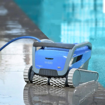 Robot nettoyeur de piscine creusee Dolphin M600 - WiFi MyDolphin Plus, 15m, fond, parois et ligne d'eau