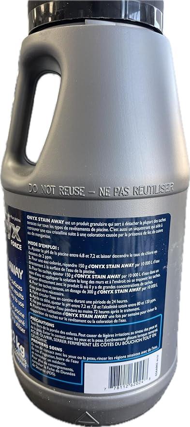 Bidon de produit granulé pour piscine, mode d'emploi visible, étiquette bleue détaillée.