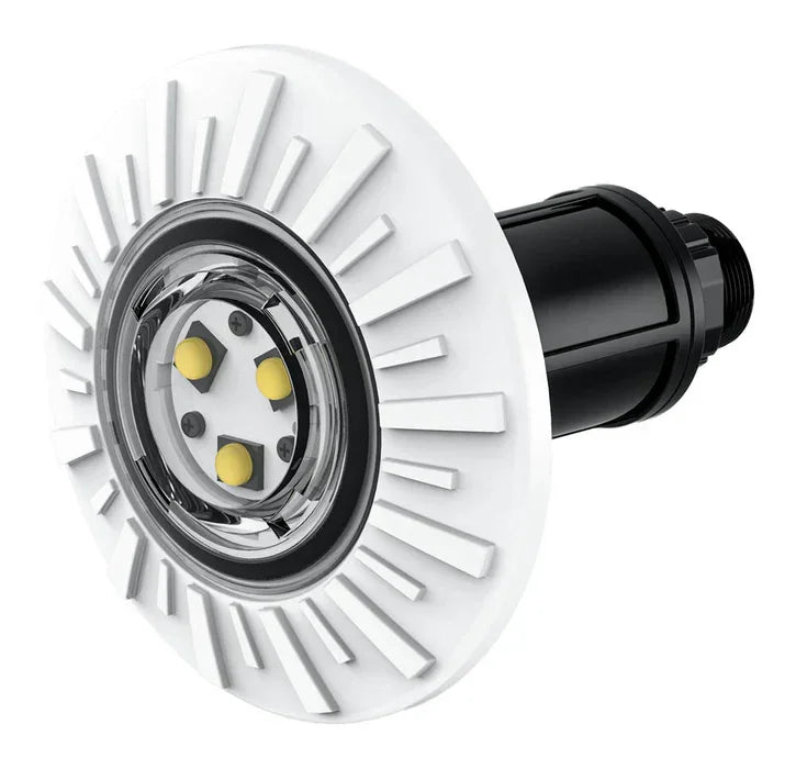 Éclairage LED rond pour piscine, blanc, avec trois ampoules visibles, conçu pour bassin.