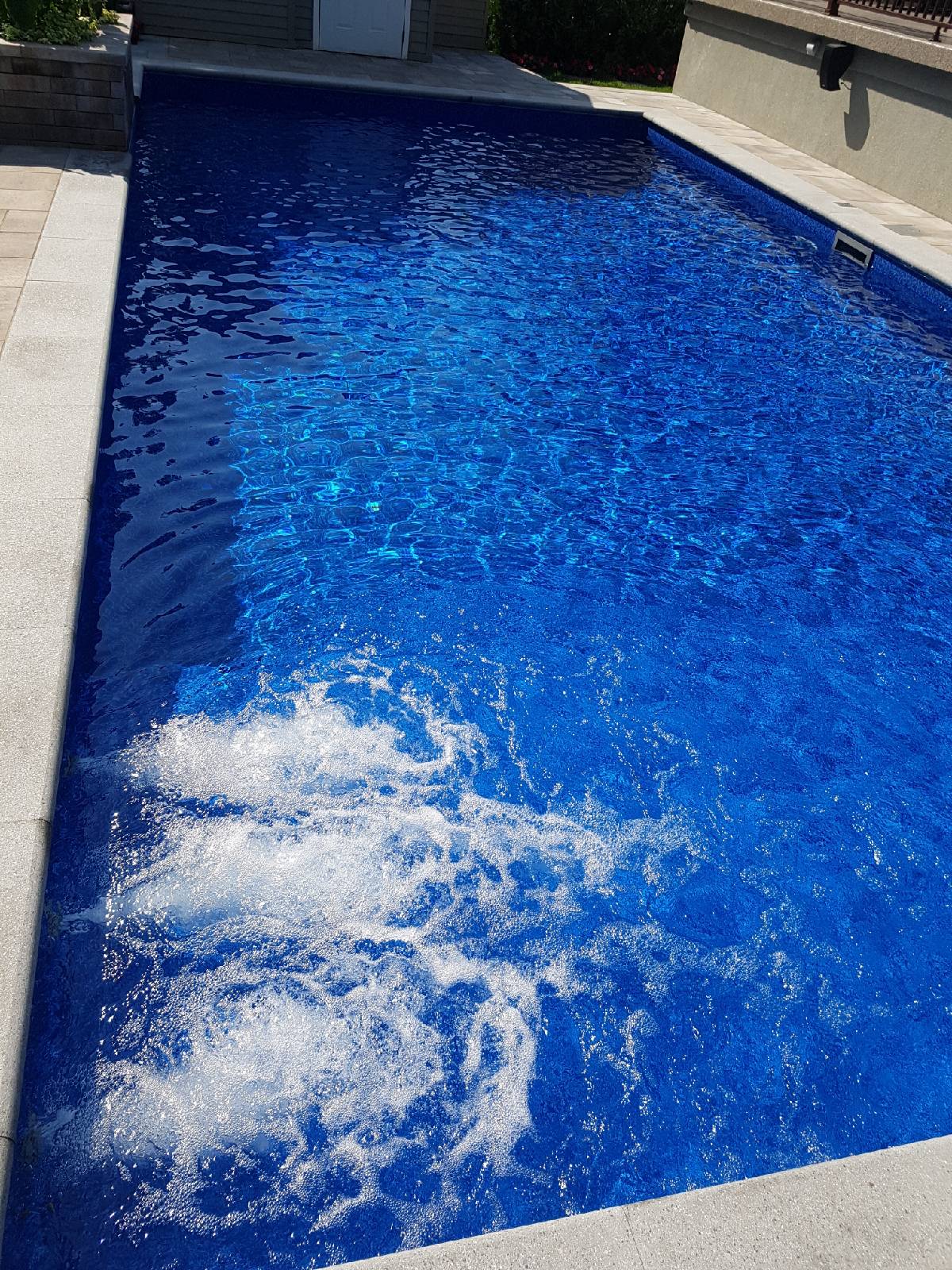 Toile de piscine creusé electric blue