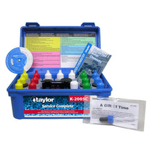Kit d’analyse d’eau de piscine avec réactifs, éprouvettes et guide d’utilisation