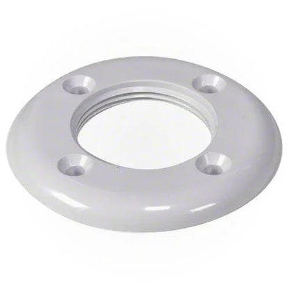 Bride de fixation ronde blanche pour piscine, adaptée à la plomberie et aux accessoires de piscine.
